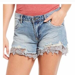 KUT "ALLISON" DESTROYED LACE DENIM SHORTS sz 10
